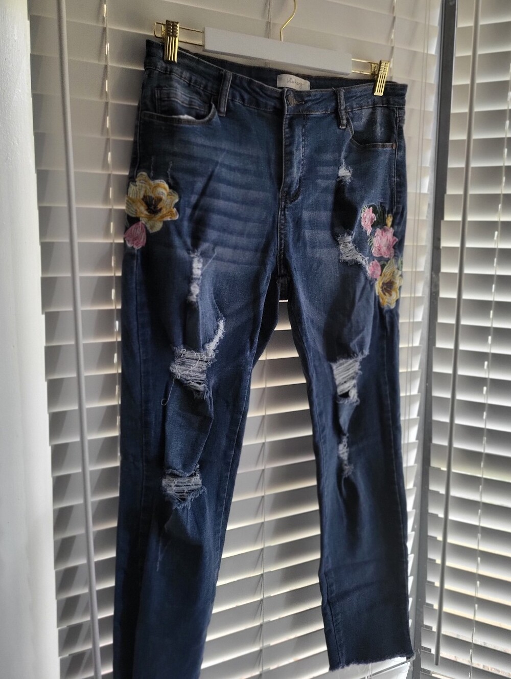 Distressed Dark Blue Floral Embroidered Women’s Stretchy Jeans